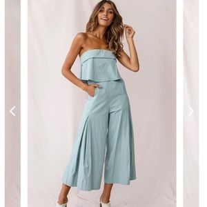 Selfie Leslie Layered Bandeau Wide Leg Capri Jumpsuit Sage in size S